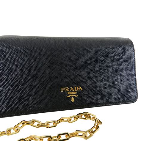 prada saffiano classic wallet